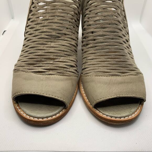 Diba Women's Dreamer Grey Tan Suede Leather Open Toe Block Heel Sandals Size 7.5 - Picture 7 of 13